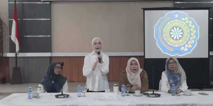 Ketua TP PKK Kota Palangka Raya, Avina Fairid Naparin